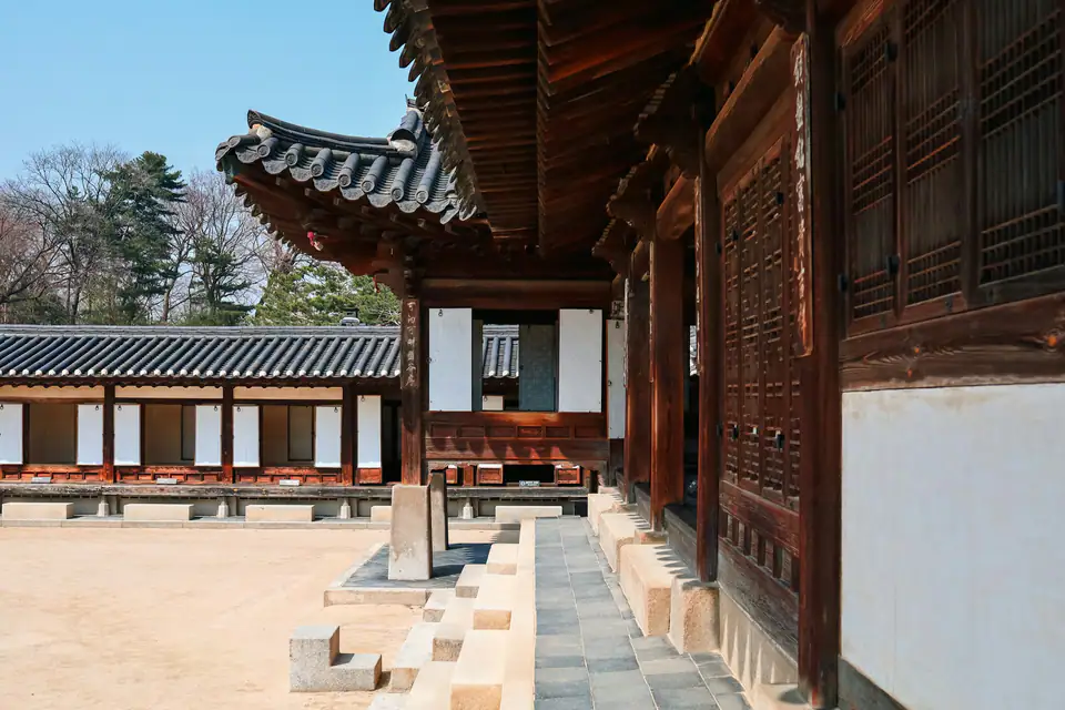 A hanok residence and its wooden walkway — Nakseonjae, Changdeokgung, Seoul